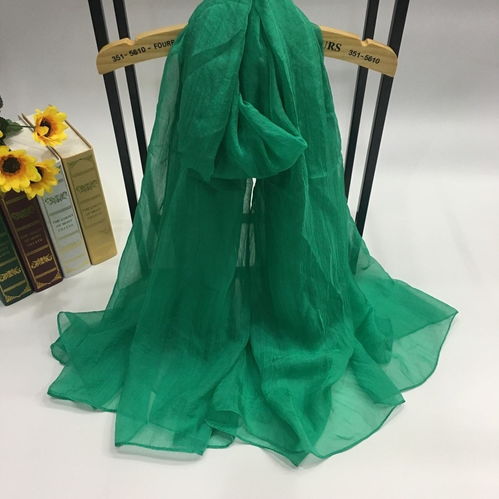 丝巾也是时尚的单品