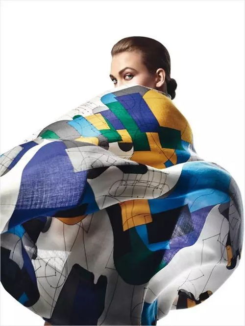 绕一方丝巾,演绎你的万种秋日风情