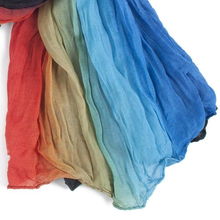 韩国2011秋冬风尚 渐变色皱巾的百变魅力