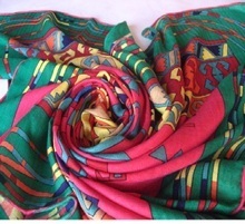 华尔丝品牌方巾全品类选购指南 从材质、尺寸到时尚搭配